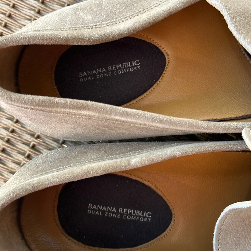 Banana Republic Dual Zone Comfort beige leather loafers size 10